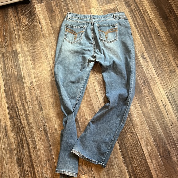 Broken in Super Soft Jeans - Picture 5 of 5